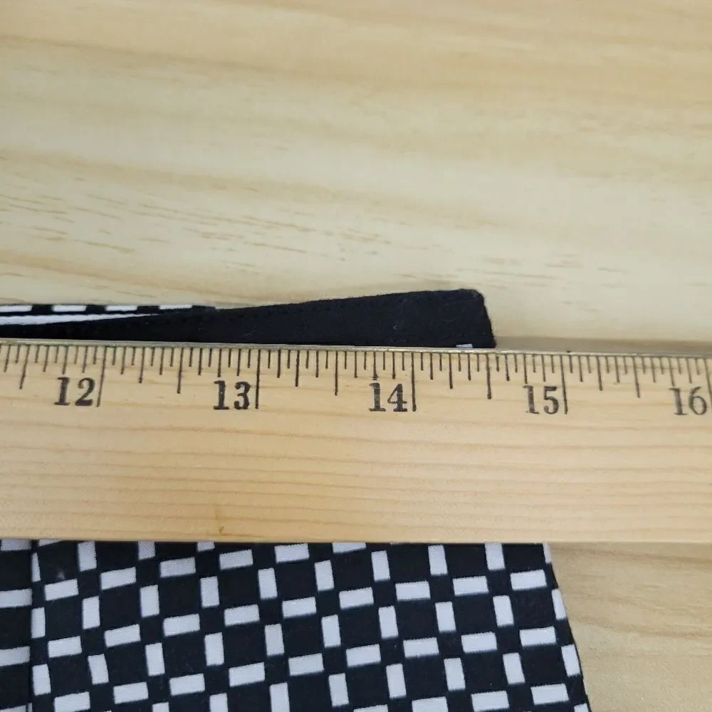 White House Black Market Geometrick Black & White Lined Pencil Skirt